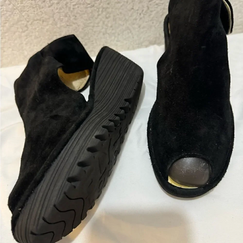 Fly London Yala Perf Suede Open Toe Wedge Sandals 39